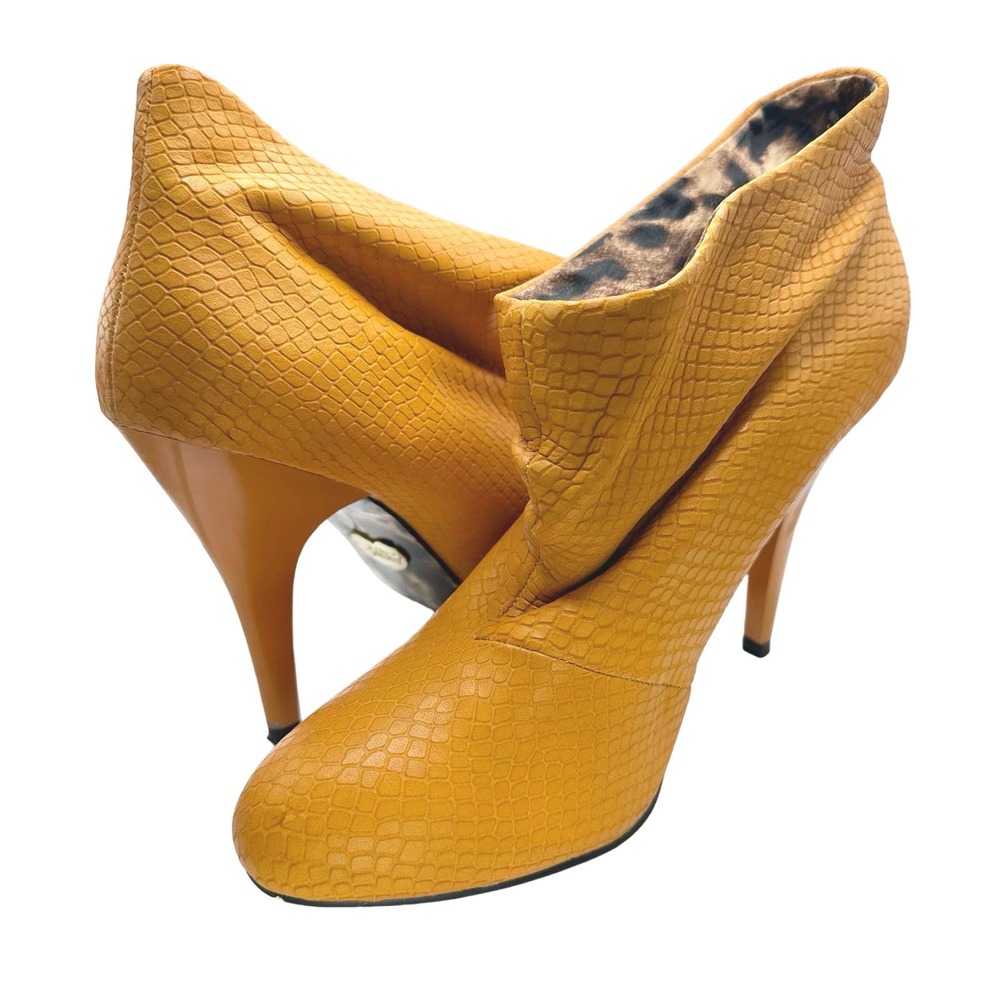 Betsey Johnson | Women | Gllaam Golden Yellow Leather Croc Print Heel | 5.5 M